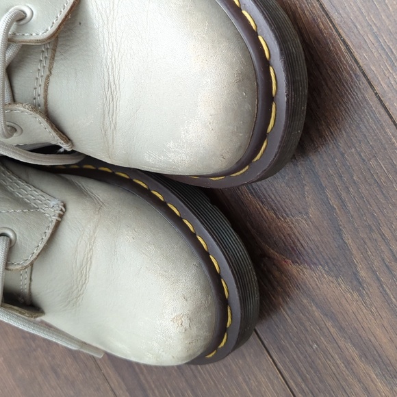 Dr. Marten Women's Pascal Virginia Leather Boots - Picture 15 of 16